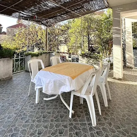 Apartament Lekse Near Aci