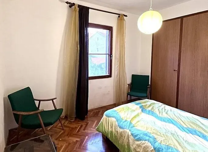Lekse Near Aci Apartament *